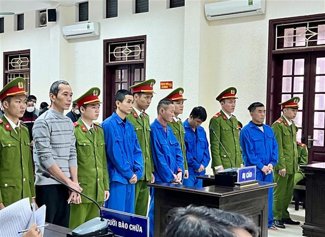 Quảng Trị: Xét xử đường dây đánh bạc quy mô lớn với 52 đối tượng ảnh 1