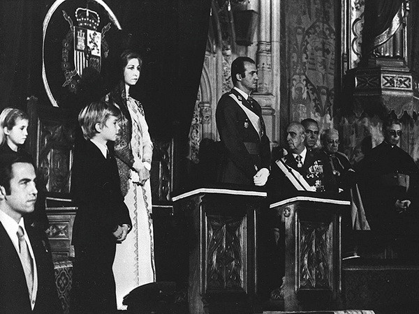 [Photo] Cuộc đời qua ảnh của Vua Tây Ban Nha Juan Carlos ảnh 6