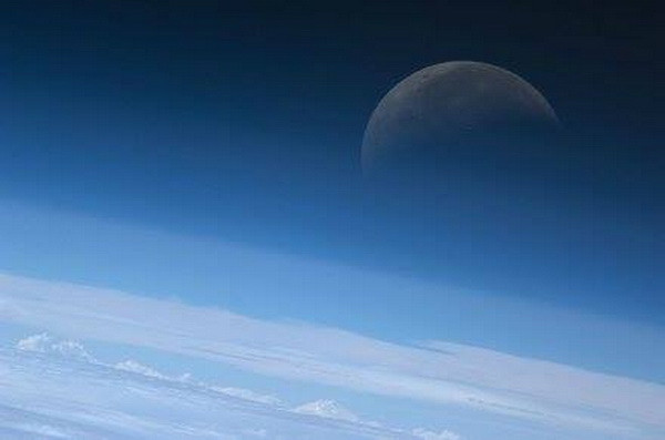 Trăng Trung Thu tròn vành vạnh, tuyệt đẹp qua ống kính NASA ảnh 1