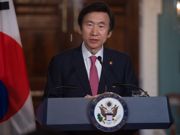 Ngoại trưởng Hàn Quốc Yun Byung-se tại một cuộc họp ở Washington, DC, ngày 19/10. (Nguồn: AFP/TTXVN) Ngoại trưởng Hàn Quốc: Ông Trump sẽ duy trì chính sách về Triều Tiên ảnh 1