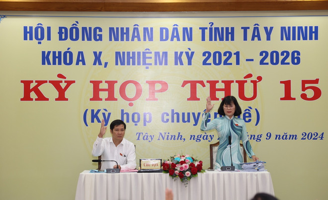 ttxvn tay_ninh_thong_qua_14_nghi_quyet_quan_trong_2_resize.jpg