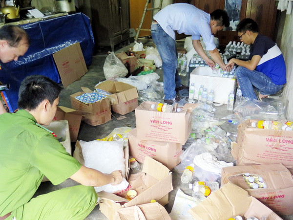 TP.HCM: 76% cơ sở nước mắm được kiểm tra vi phạm an toàn thực phẩm ảnh 1