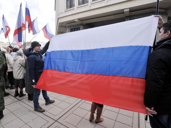 Ông Turchynov: Chính quyền Crimea "làm việc dưới họng súng" ảnh 1