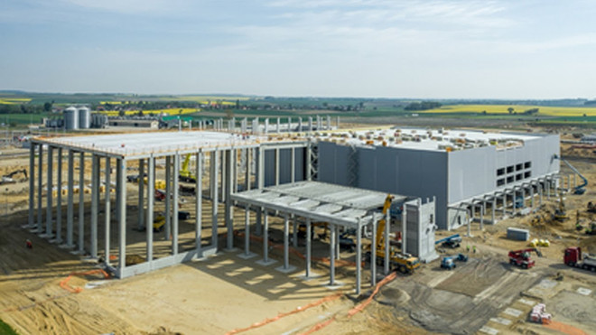 Khánh thành siêu nhà máy đầu tiên về vật liệu cho xe điện ở châu Âu ảnh 1