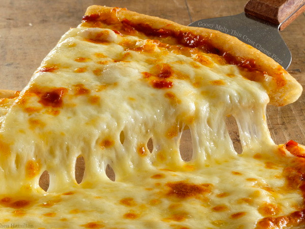 Mozzarella là loại phomát tốt nhất để làm bánh pizza ảnh 1