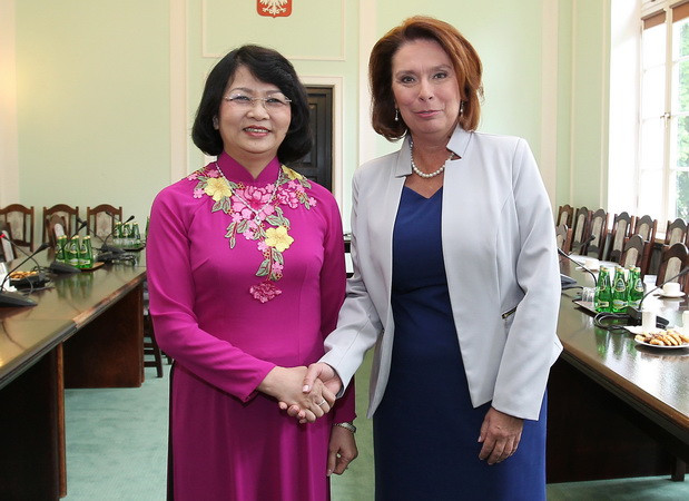 Ba Lan ủng hộ giải quyết vấn đề Biển Đông theo Luật Quốc tế ảnh 1