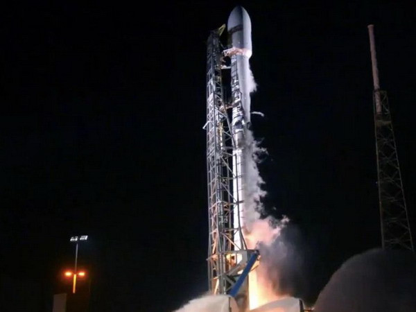 Tập đoàn SpaceX phóng thành công lần thứ 50 tên lửa Falcon 9 ảnh 1