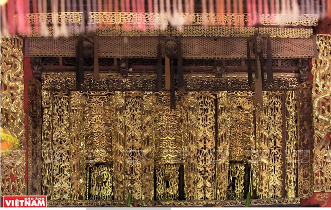 Kiệt tác kiến trúc cổ Việt Nam - Nghệ thuật chạm gỗ cửa võng đình Diềm ảnh 2