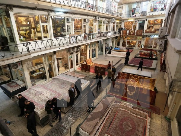 Iran kêu gọi các cường quốc nới lỏng hạn chế với ngành ngân hàng ảnh 1