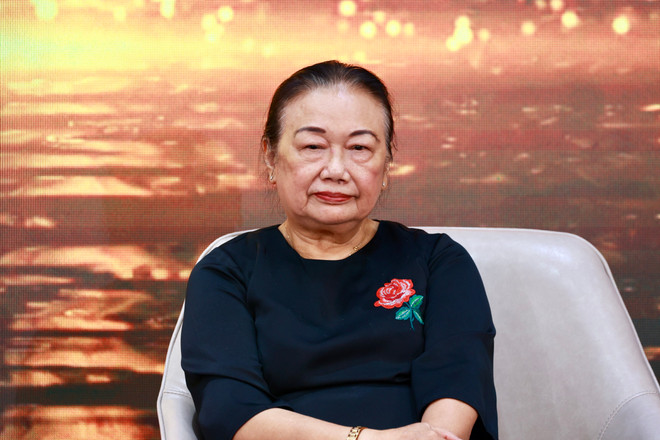 Bà Nguyễn Thị Cúc, Chủ tịch Hội tư vấn thuế Việt Nam đề xuất cơ quan soạn thảo cần nghiên cứu kỹ hơn về lộ trình và mức tăng thuế suất đảm bảo hợp lý. (Ảnh: Vietnam+) Bà Nguyễn Thị Cúc - Hội tư vấn thuế.jpg