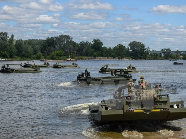 NATO tập trận ở Ba Lan. (Nguồn: EPA/TTXVN) Sự kiện quốc tế 19-25/12: Những vụ tai nạn, ám sát, tấn công thảm khốc ảnh 7