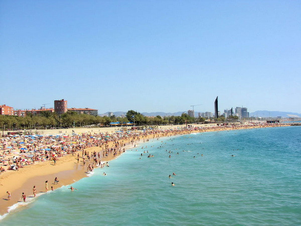 Tây Ban Nha lần đầu tiên thu hút hơn 9 triệu lượt khách du lịch ảnh 1