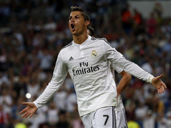 Cận cảnh Ronaldo lập "poker" trong trận đại thắng của Real ảnh 1