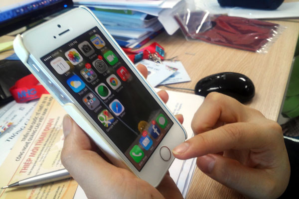 iPhone 5S xách tay sẽ giảm giá trước sức ép chính hãng ảnh 1