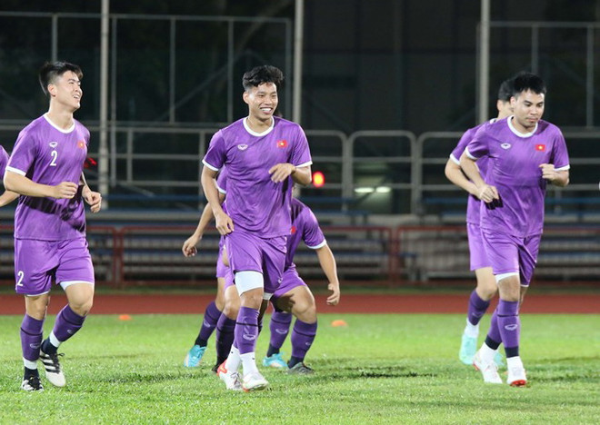 Tuyển Việt Nam chốt danh sách 23 cầu thủ đá trận gặp tuyển Lào ảnh 1