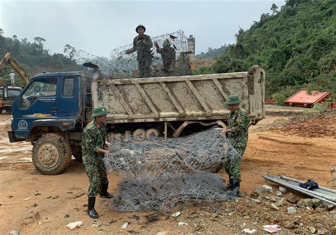 Mở rộng tìm kiếm tại bãi bồi mới trên lòng hồ Thủy điện Rào Trăng 4 ảnh 1