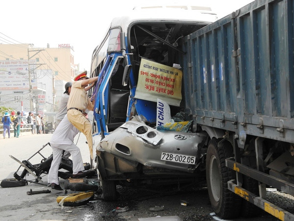 Có 23 người chết vì tai nạn giao thông ngày giáp Tết Bính Thân ảnh 1