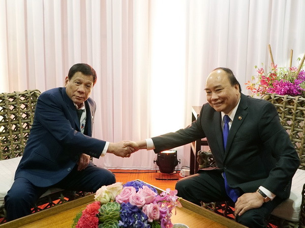 Thủ tướng Nguyễn Xuân Phúc gặp gỡ Tổng thống Philippines ảnh 1