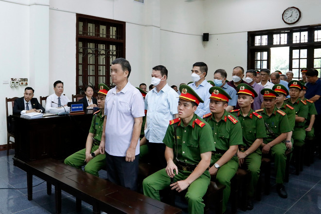 Các bị cáo tại phiên tòa. (Ảnh: Quốc Khánh/TTXVN) ttxvn_lilama lao ca (2).jpg