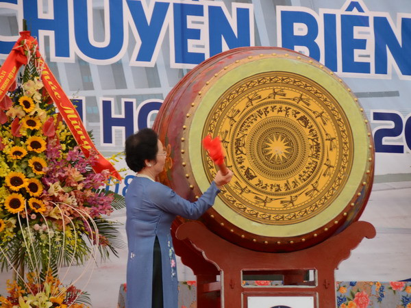 Phó Chủ tịch nước dự khánh thành trường THPT chuyên Biên Hòa ảnh 1