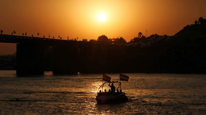 Thổ Nhĩ Kỳ ngừng mọi giao dịch dầu mỏ với người Kurd ở Iraq ảnh 1