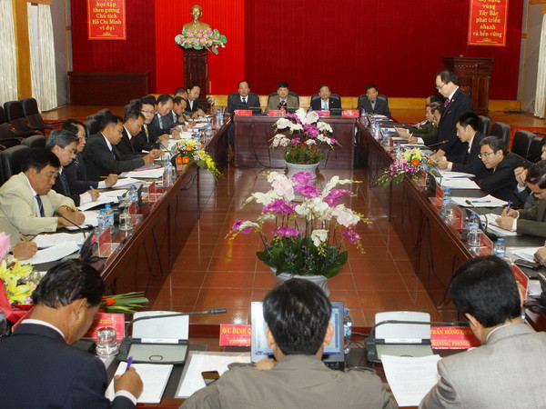 Xây dựng tuyến biên giới Việt-Lào ổn định và phát triển toàn diện ảnh 1