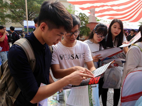 (Ảnh minh họa: Trần Lê Lâm/TTXVN) Từ ngày 1/4 bắt đầu nhận hồ sơ thi trung học phổ thông quốc gia 2017 ảnh 1
