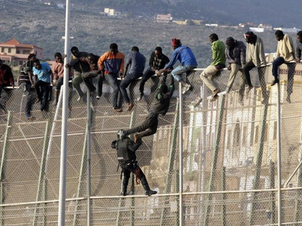 Tây Ban Nha lo ngại tình trạng di cư bất hợp pháp tới vùng Melilla ảnh 1