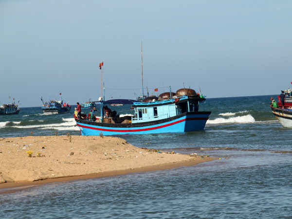 Phú Yên: Khẩn trương khơi thông cửa biển Đà Diễn bị cát bồi lấp ảnh 1