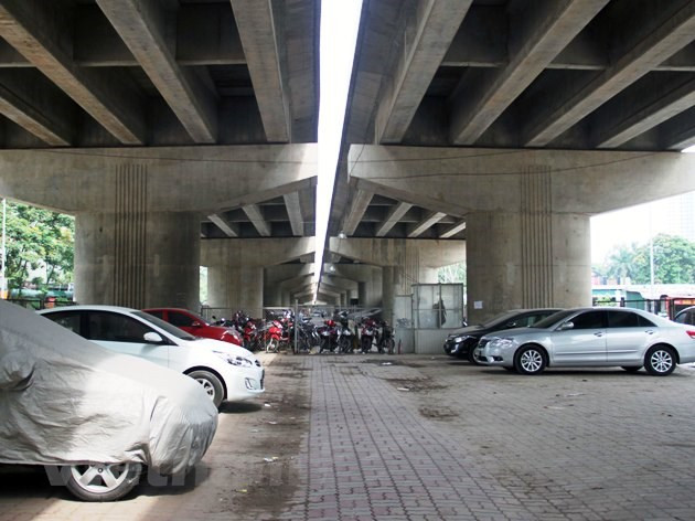 Hà Nội đề nghị trông giữ xe dưới gầm cầu vượt hết năm 2023 ảnh 1