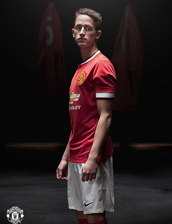 Sao M.U hoành tráng ra mắt áo đấu mới cho kỷ nguyên Van Gaal ảnh 2