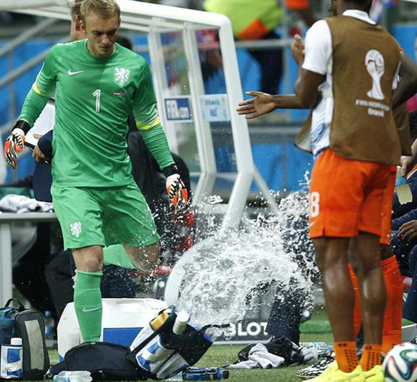 Cillessen thành người thừa sau màn trình diễn của Tim Krul? ảnh 1