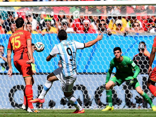 Ghi chép từ khán đài: Hóa ra Argentina còn có Higuain! ảnh 2