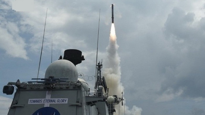 Ấn Độ thử thành công phiên bản tiên tiến của tên lửa BrahMos ảnh 1