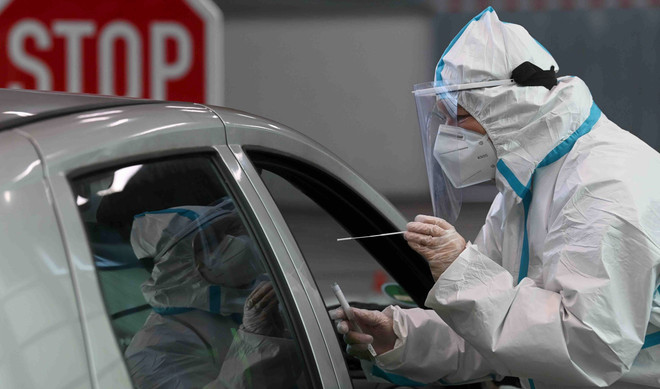 Dịch COVID-19: Nhiều nước châu Âu ghi nhận thêm hàng chục nghìn ca mắc ảnh 1