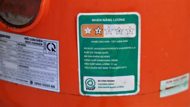 Các cơ sở kinh doanh xoay sở thế nào khi bị cấm bán đồ 'ngốn điện'? ảnh 1