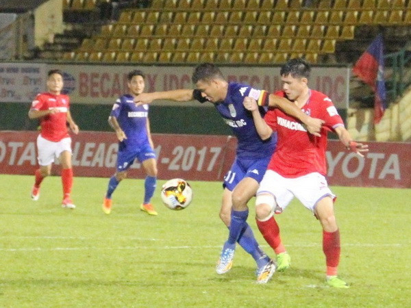Chơi hay hơn, Becamex Bình Dương vẫn để thua Than Quảng Ninh ảnh 1
