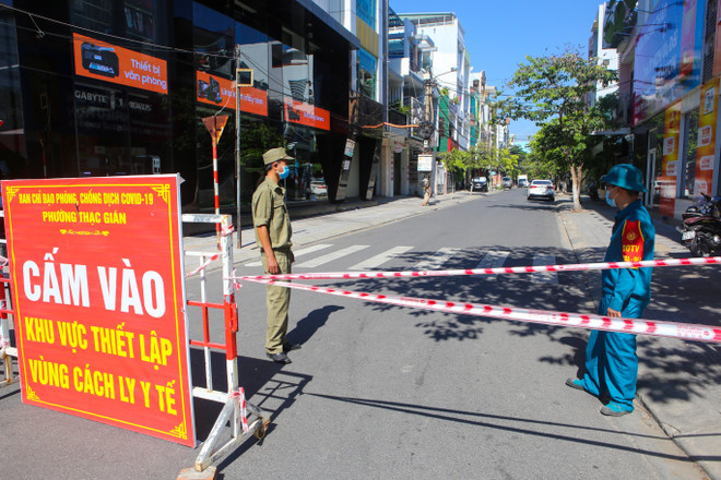 Người dân Đà Nẵng đồng lòng với chủ trương chống dịch của thành phố ảnh 1