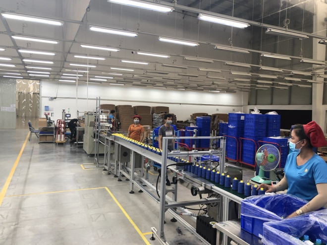 Bình Dương lập 2 bệnh viện dã chiến, yêu cầu DN thực hiện "3 tại chỗ" ảnh 1