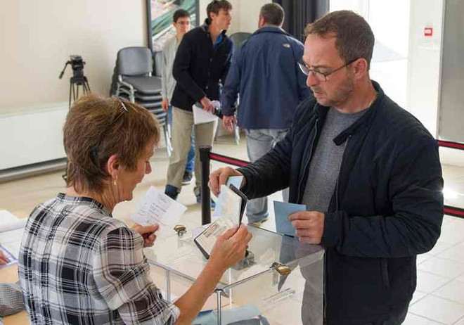 Đảng của Tổng thống Macron dự kiến giành chiến thắng lịch sử ảnh 1