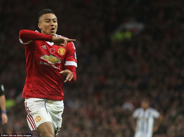 Jesse Lingard được Louis van Gaal đưa "lên mây" sau chiến thắng ảnh 1