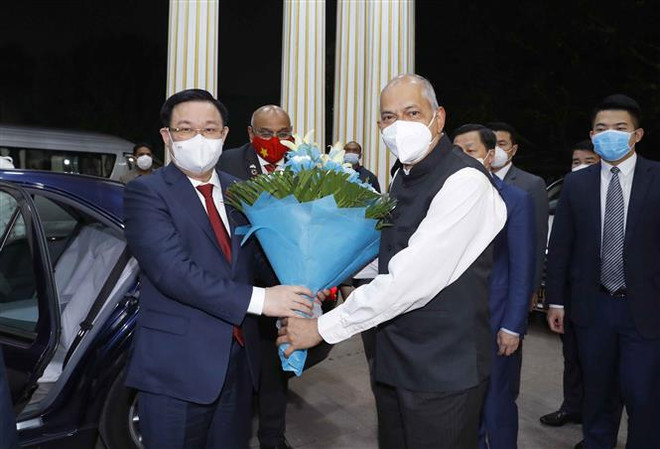 Chủ tịch Quốc hội thăm và làm việc tại bang Karnataka của Ấn Độ ảnh 1