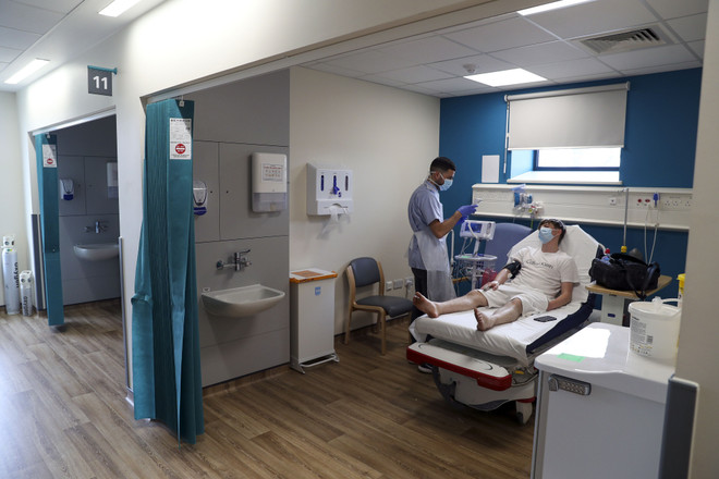 Hà Lan tái phong tỏa đất nước, Anh và Italy đưa ra nhiều kịch bản xấu ảnh 3