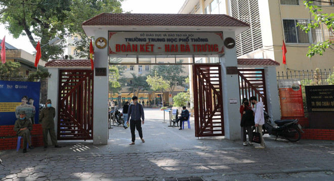 Hà Nội: Học sinh lớp 9, 12 thuộc “vùng cam” chuyển sang học trực tuyến ảnh 1