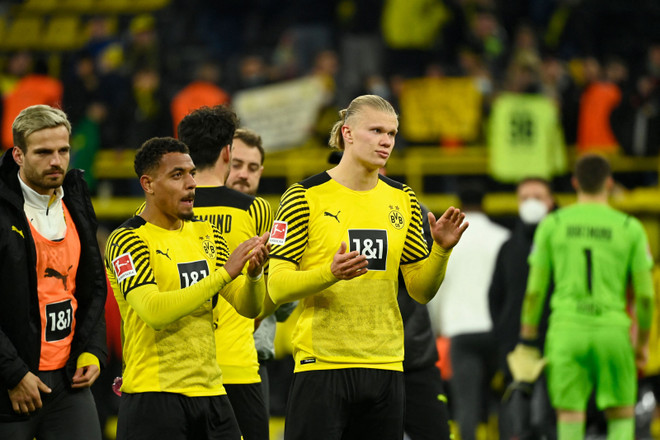 Dortmund 'dâng' đĩa bạc cho Bayern sau thảm bại trên sân nhà ảnh 1