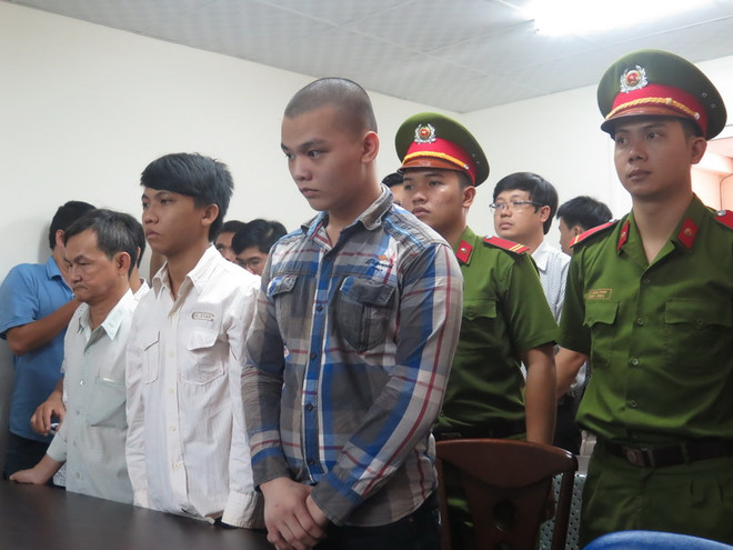 Hai thiếu niên cướp đồ ăn được miễn trách nhiệm hình sự ảnh 1