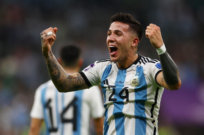Tiền vệ Enzo Fernandez của Argentina. (Nguồn: Getty Images) World Cup 2022: Ai sẽ giành giải thưởng Cầu thủ trẻ xuất sắc nhất? ảnh 2