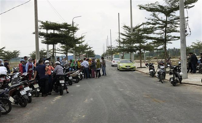Quảng Nam: Hàng trăm người dân đòi quyền lợi khi mua đất ảnh 1