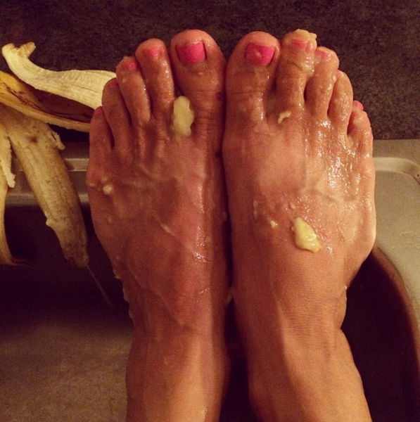 Đẹp toàn diện từ đầu đến chân với mặt nạ dưỡng da từ chuối ảnh 1