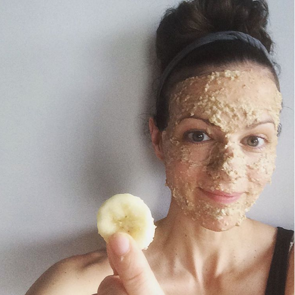 Đẹp toàn diện từ đầu đến chân với mặt nạ dưỡng da từ chuối ảnh 4